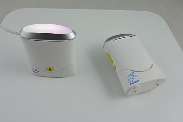 रंगीन एलईडी रोशनी के साथ 2.4GHz वायरलेस डिजिटल ऑडियो बेबी मॉनिटर